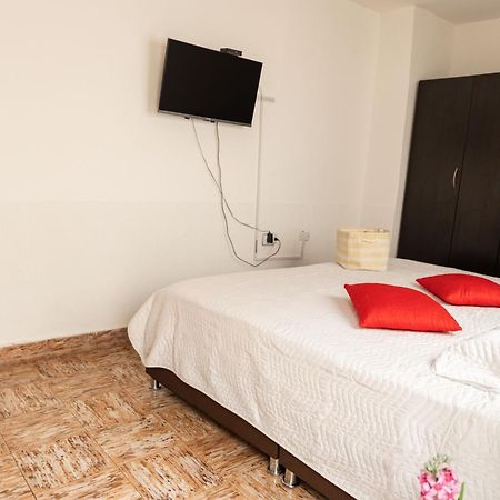 Komodo Alojamiento- Hostal Autoservicio, Ubicado Cerca Al Centro Historico - Bano Privado, Wifi , Cama 2X2 Y Agua Caliente Y Cocina Compartida Popayan Εξωτερικό φωτογραφία