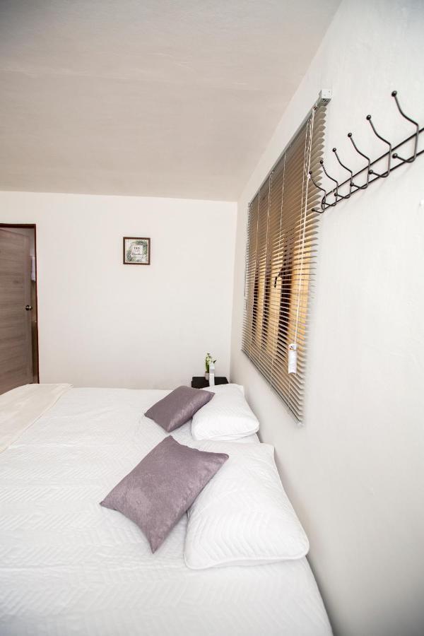 Komodo Alojamiento- Hostal Autoservicio, Ubicado Cerca Al Centro Historico - Bano Privado, Wifi , Cama 2X2 Y Agua Caliente Y Cocina Compartida Popayan Εξωτερικό φωτογραφία