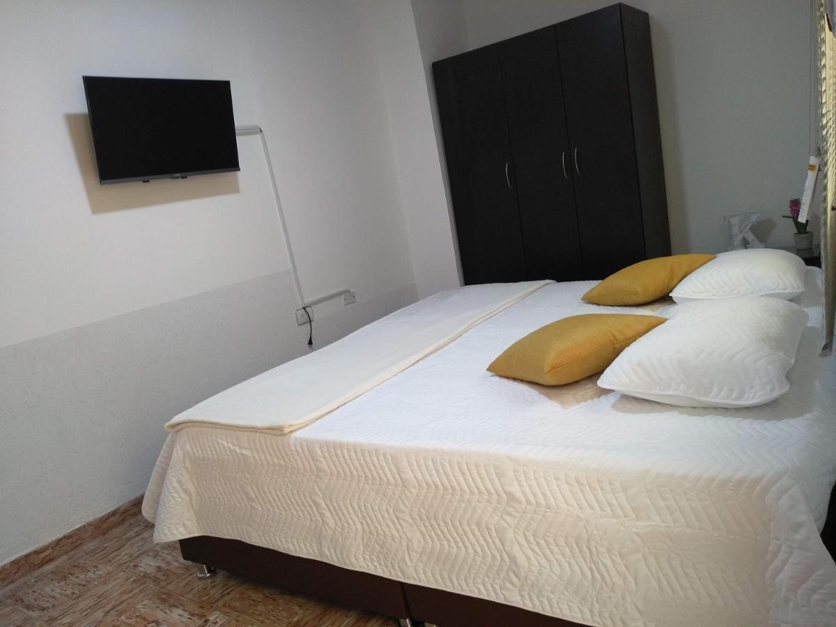 Komodo Alojamiento- Hostal Autoservicio, Ubicado Cerca Al Centro Historico - Bano Privado, Wifi , Cama 2X2 Y Agua Caliente Y Cocina Compartida Popayan Εξωτερικό φωτογραφία