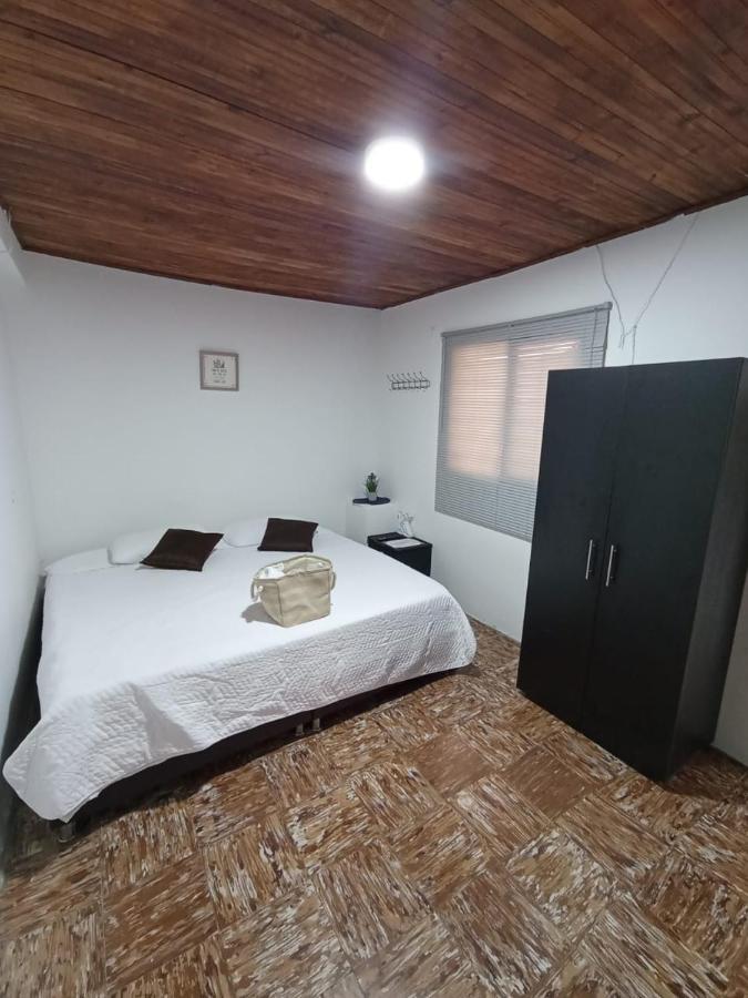 Komodo Alojamiento- Hostal Autoservicio, Ubicado Cerca Al Centro Historico - Bano Privado, Wifi , Cama 2X2 Y Agua Caliente Y Cocina Compartida Popayan Εξωτερικό φωτογραφία