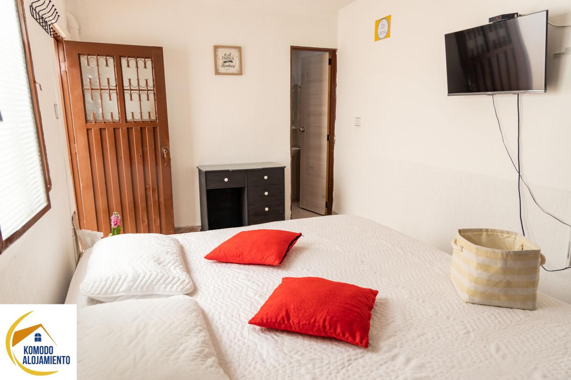 Komodo Alojamiento- Hostal Autoservicio, Ubicado Cerca Al Centro Historico - Bano Privado, Wifi , Cama 2X2 Y Agua Caliente Y Cocina Compartida Popayan Εξωτερικό φωτογραφία